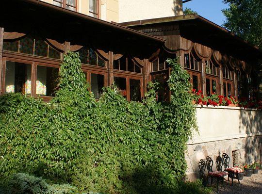 Building and surroundings