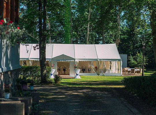 Building and surroundings