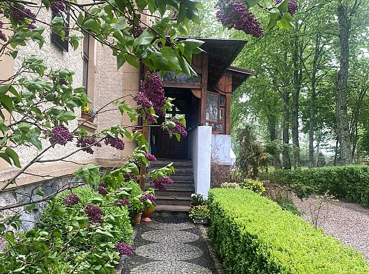 Building and surroundings