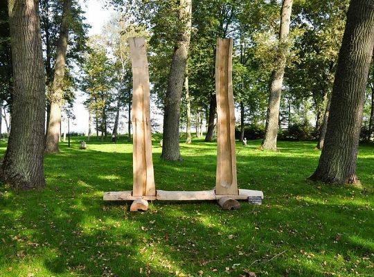 "From the nature of the structure" of the "sculpture park" - Anna Szalast.